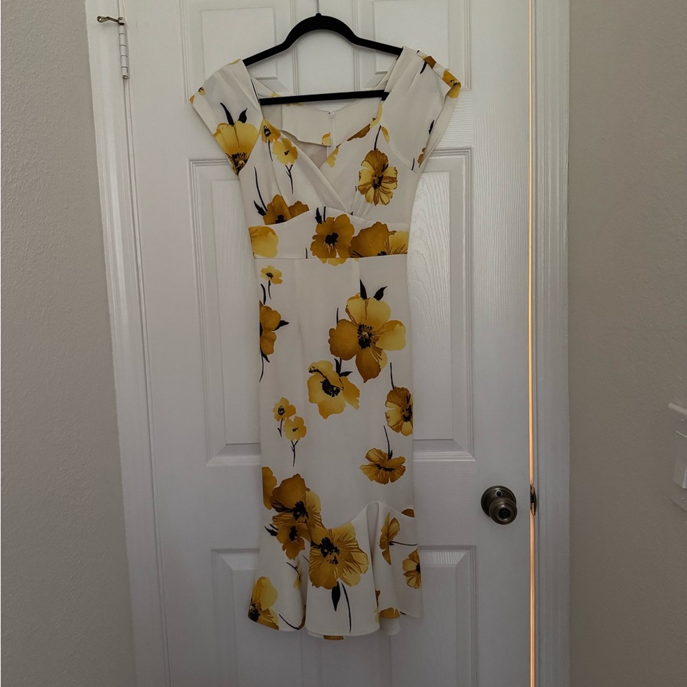 EUC Stop Staring! Floral Yellow and White Dress